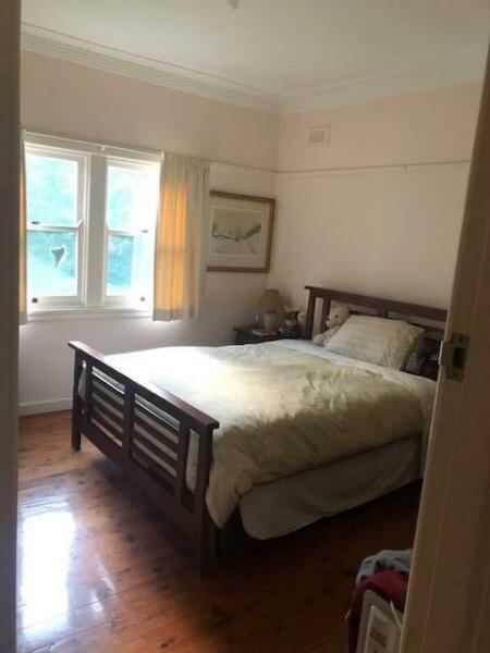 Female Room mate wanted Hornsby area (close to Transport)