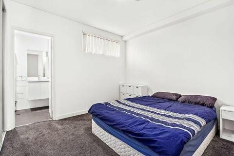 Bankstown en-suite room available 12 month lease ASAP