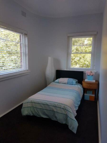 A divided single room available in Kirribilli