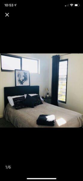Room to rent - expenses all inclusive (negotiable)