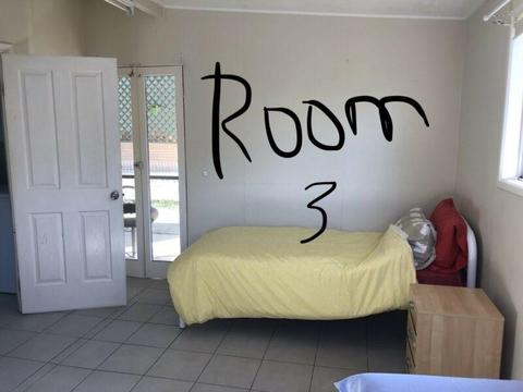 $145 Banyo Studio style Single room,air-con,door access,dressing room