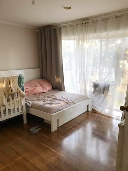 Large master room close to Yarraman & Noble park available great room