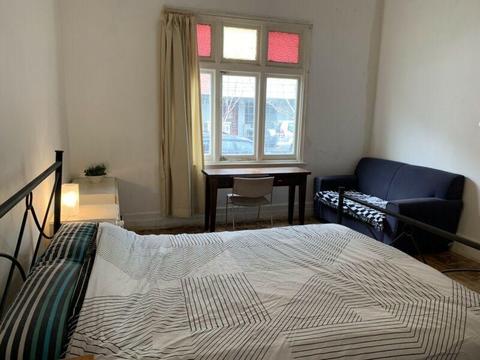 Huge furnished room to rent In Abbotsford