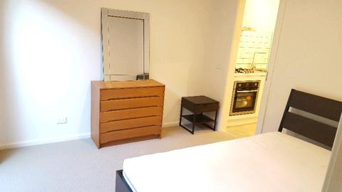 Ground Floor Private Studio - All bills included