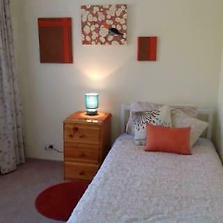 ROOM to RENT Bills and Wifi incl. Fem. pref