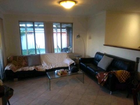 Single room in share house near airport