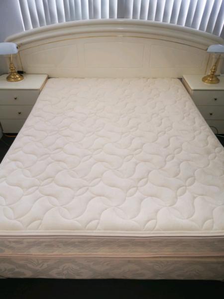 Belmont/Carlisle Queen bed $130/w(BILLS & Internet included)