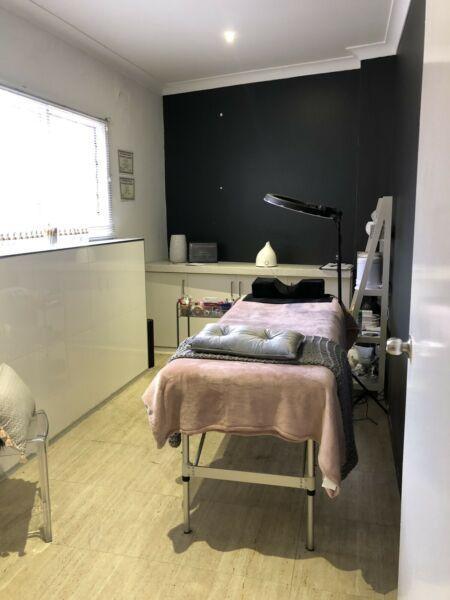 AscotVale beauty Room for Rent