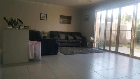 Furnished 3 Bedrooms house for short-term Rent