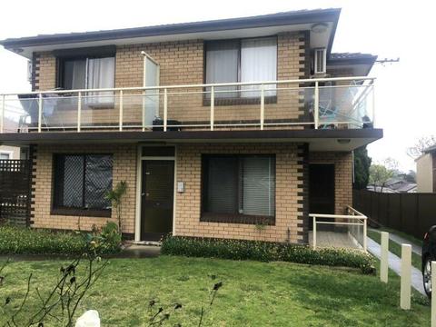 2 bed room unit $350 from 3rd october 4mins walk to station wiley park