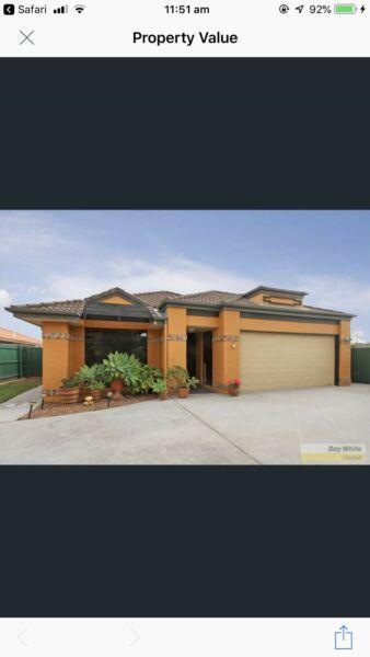 Family Home with Pool, Taigum - Break Lease
