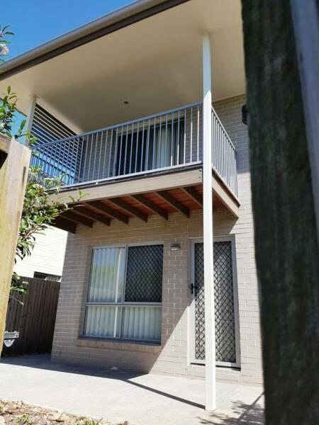 Large, Spacious, 3 bedroom Townhouse, lots of room, NBN Active