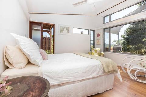 Gorgeous One Bedroom house located in Currumbin Eco Village