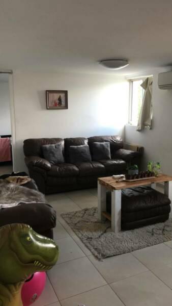 $280pw all bills inclusive!! 1 bed 1 bath, west end Great Location!!