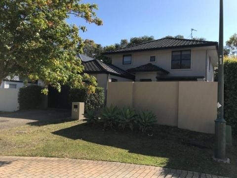 3bed 2bath House to RENT. Burleigh Waters