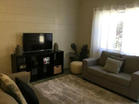 2 Bedroom fully furnished - self contained unit - Yorkeys Knob