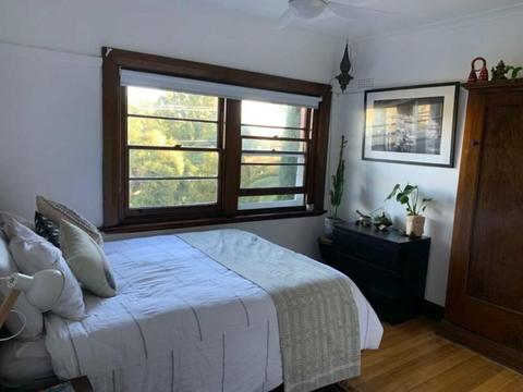 1 x Large sunny bedroom in St Kilda East for rent