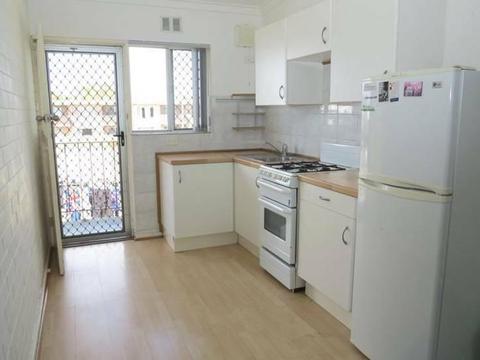 2 bedroom unit in Lynwood for rent