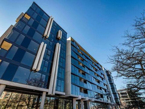 City Apartment - Brand New 1B/1B/1C for quick sale - Canberra