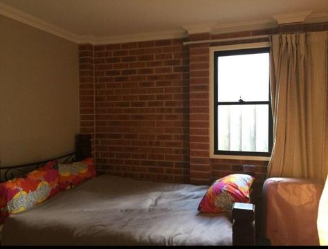 Wanted: Large room $200/wk in Epping 7mins walk to station!