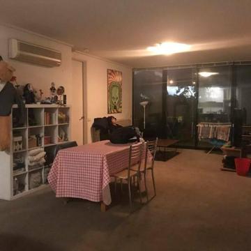 Twin room for a male near Crown in Southbank