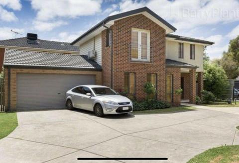 MODERN TOWNHOUSE- ROOM FOR RENT [SPRINGVALE SOUTH] $165 INC. ALL BILLS