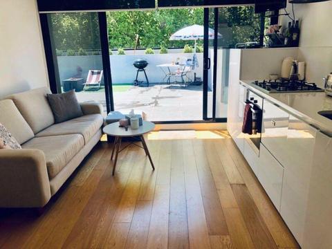 Gorgeous 2 bed furnished apartment in Elwood