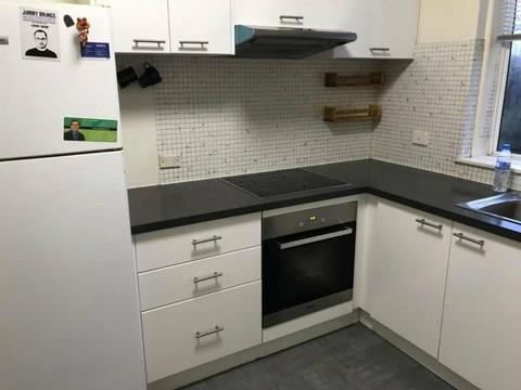 Short Term Rental - 2BR furnished apartment in Elwood (bills included)