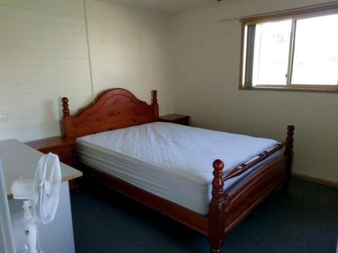 Queen Room near Merrylands/Parramatta Bills Inc, Fully Furnished, WiFi