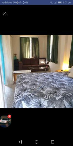 Fully Furnished Granny flat Pool Close to shops and transport