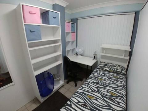 SMALL BUT WELL EQUIPPED BEDROOM IN A VERY LARGE UNIT