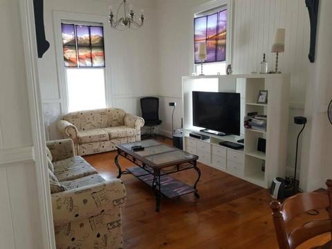 Room for Rent - Highgate Hill $235/week All Bills Bus Stop at Doo