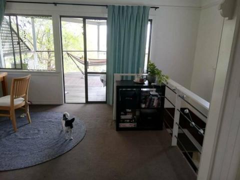 Affordable Queen sized room in beautiful Red Hill