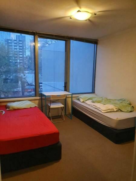 [Avail Now]Room for Rent near Flagstaf station Large room for rent i