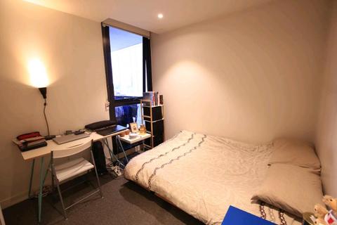 Room for couple from end Oct/Collingwood