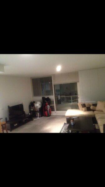 Rent- Fully furnished large room for COUPLE