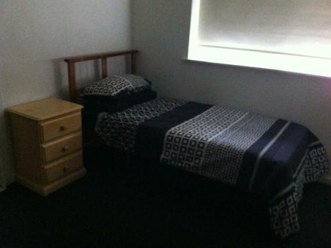 Own Private Room in St Kilda - 150 pw!