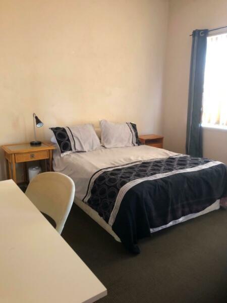 Large Double Room in Fully Furnished Shared House