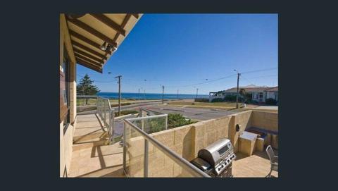 ROOM FOR RENT IN AMAZING OCEAN FRONT FACING BEACH HOUSE
