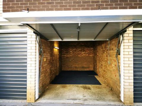 24H Single door Lock-up garage close to Bondi Junction for rent