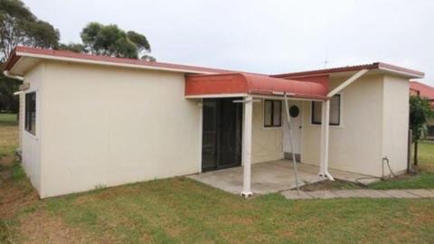 Granny flat for rent 1 bedroom quiet location fully fenced