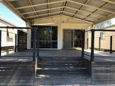 2 bedroom, river frontage holiday unit Merool on the Murray Moama NSW