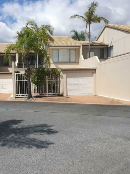 3 Bedroom Townhouse with Pool and Tennis Court