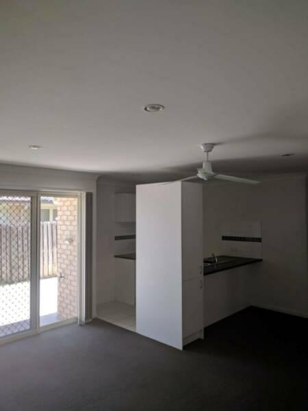 Redbank Plains 2 Bed Unit $300 per week