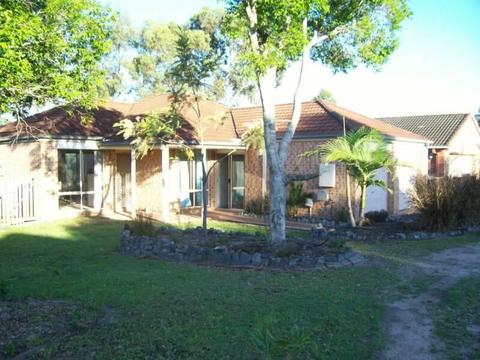 Nerang 3 Bed House for rent $450 p. w