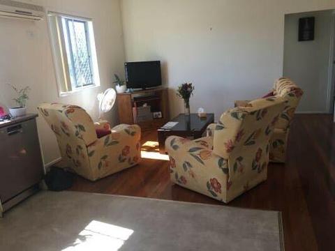 Fully furnished 3 bedroom unit for rent on Redcliffe Peninsula