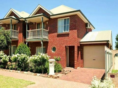 Prospect 3 bedrooms townhouse for rent