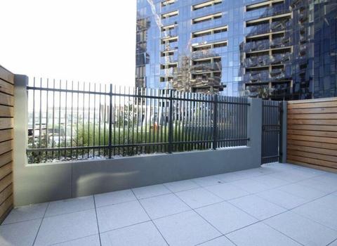 Lease transfer Docklands one-bedroom apartment