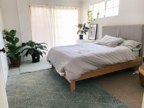 Temporary bedroom for rent in Indooroopilly (November)