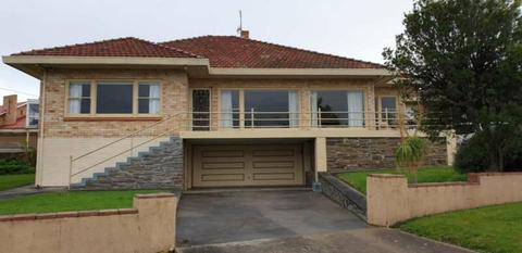 House for Sale - Close to Beach, School, Victor Harbor Central